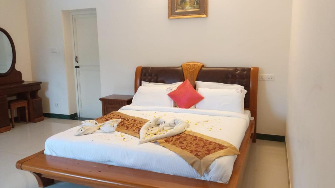 Hotel Aradhana Inn Jerkaud Kültér fotó
