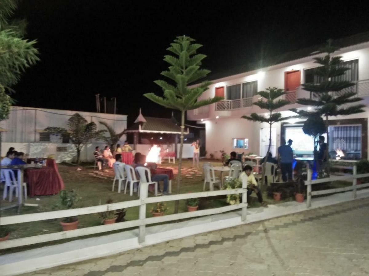 Hotel Aradhana Inn Jerkaud Kültér fotó