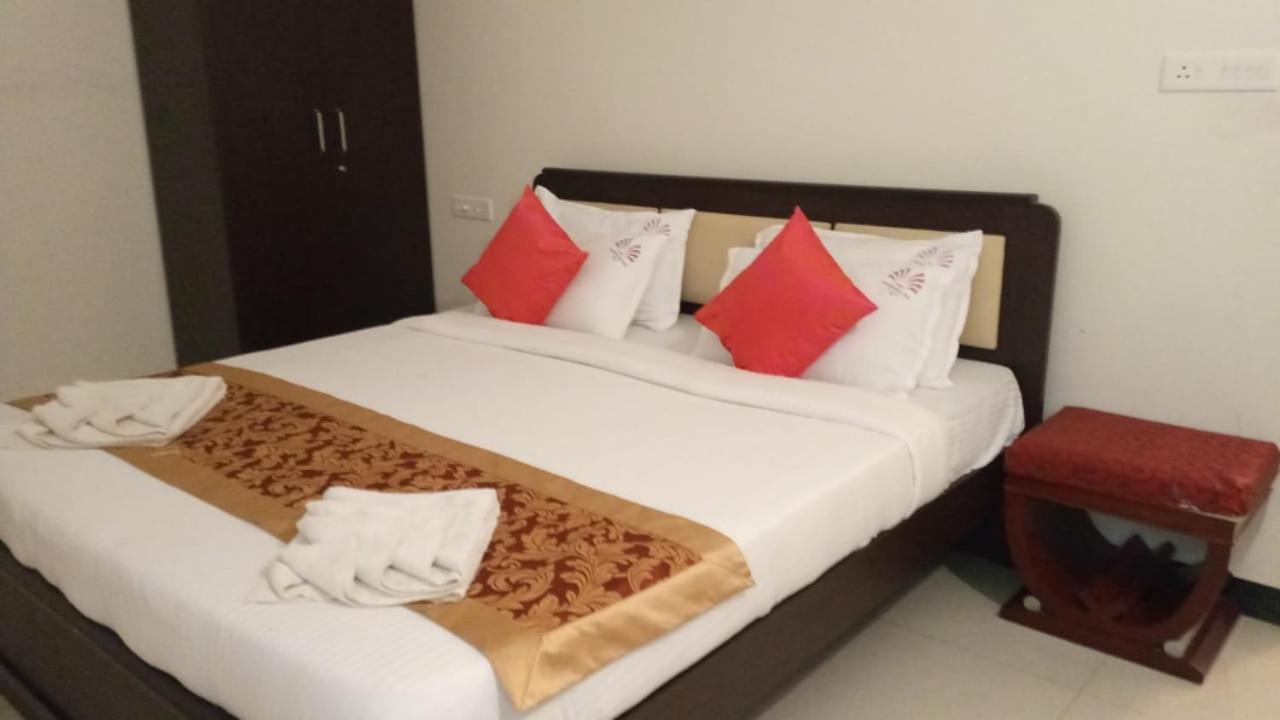 Hotel Aradhana Inn Jerkaud Kültér fotó